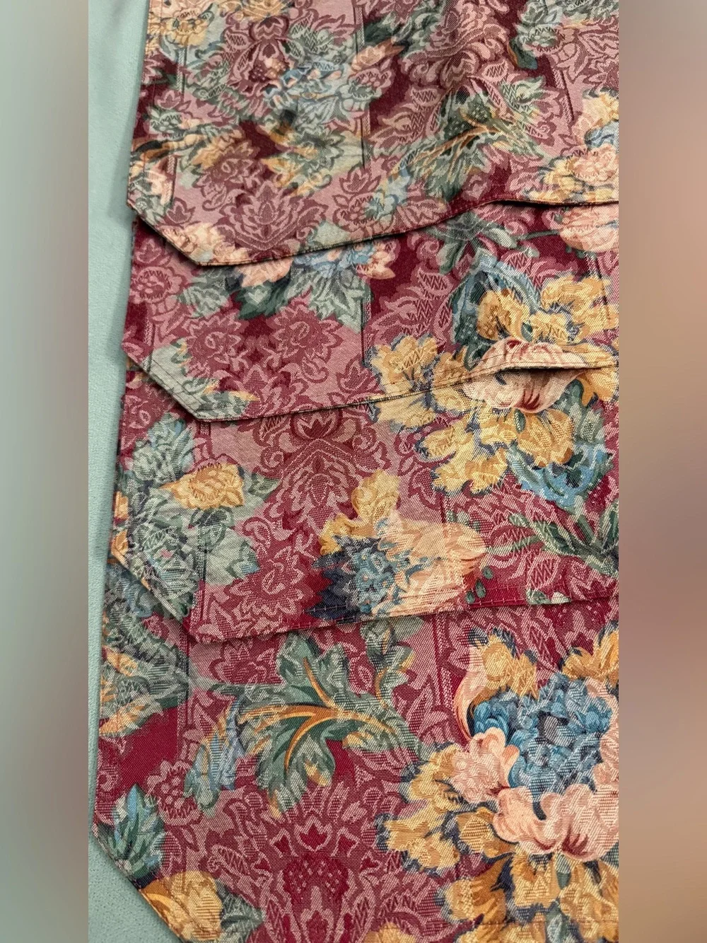 Floral Jacquard Placemat in Deep Burgundy